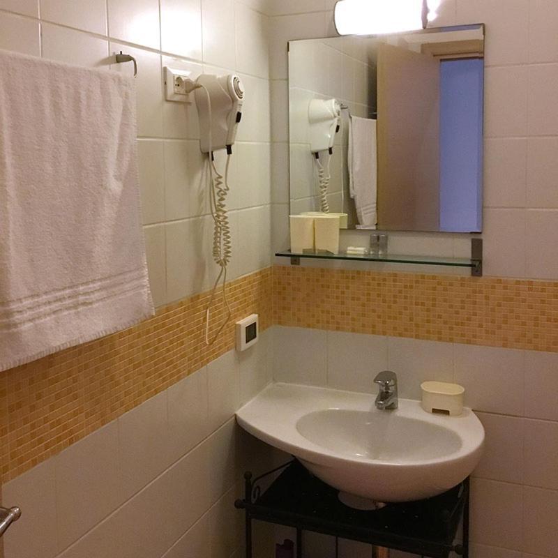 Ale&Andrea Apartments Blu & Lilla Рим Екстериор снимка