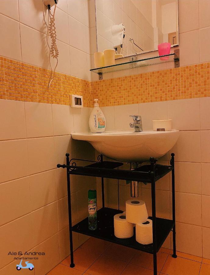 Ale&Andrea Apartments Blu & Lilla Рим Екстериор снимка