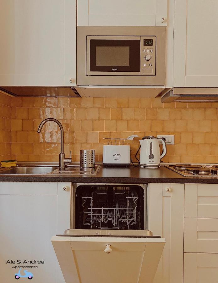 Ale&Andrea Apartments Blu & Lilla Рим Екстериор снимка